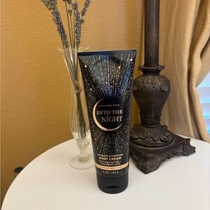 Bath and Body Works Into The Night Ultimate Hydration Body Cream 8 oz